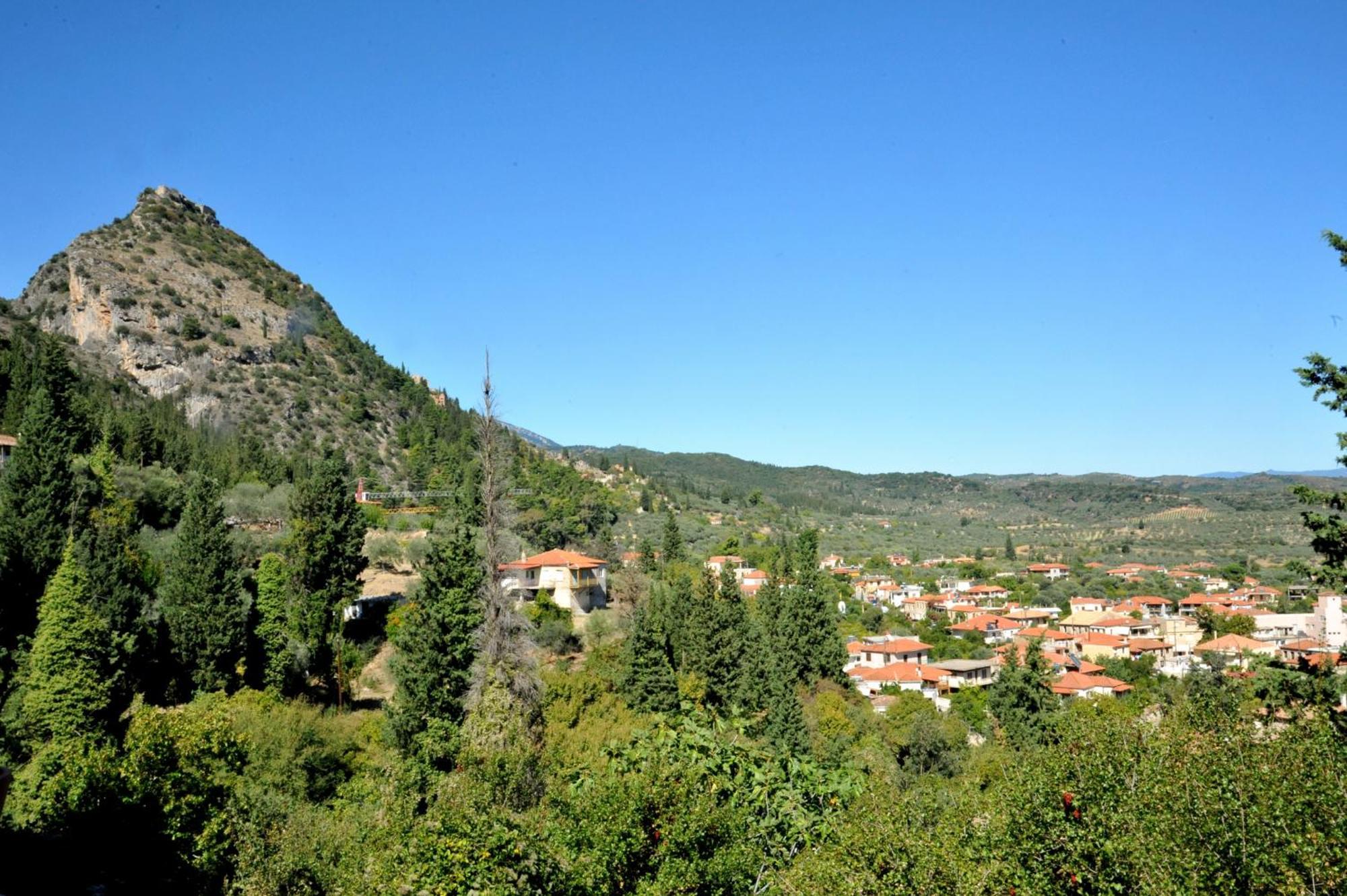 Elegant Stone Mansion In Historic Mystras Apartment Luaran gambar
